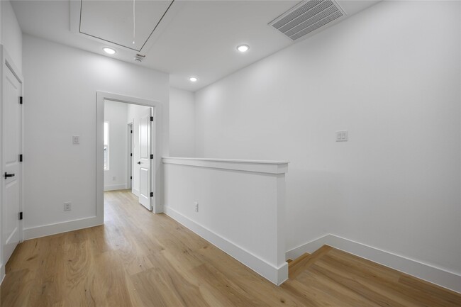 Photo - 4804 Carmen St