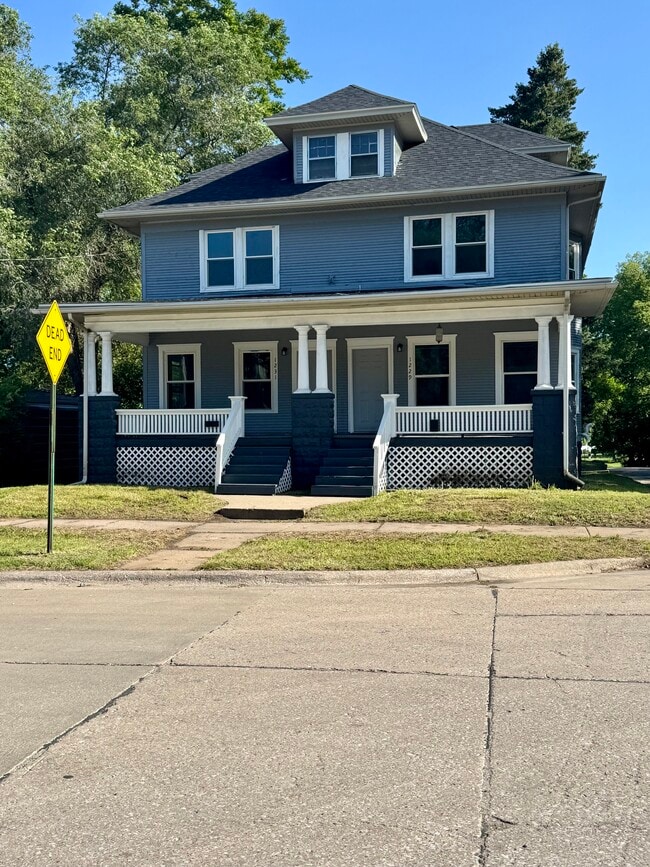 Building Photo - 1229 9th Ave Rental
