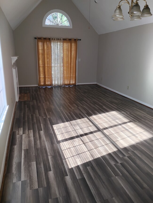 Photo - 509 N Pointe Crk