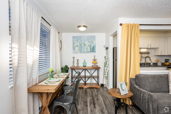 1 habitación, 1 baño, 550 pies cuadrados, comedor - Golden Nugget