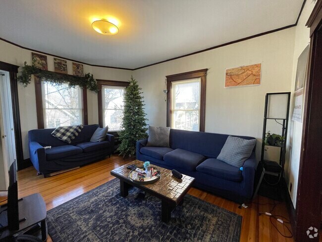 Building Photo - 58 Hobson St Rental