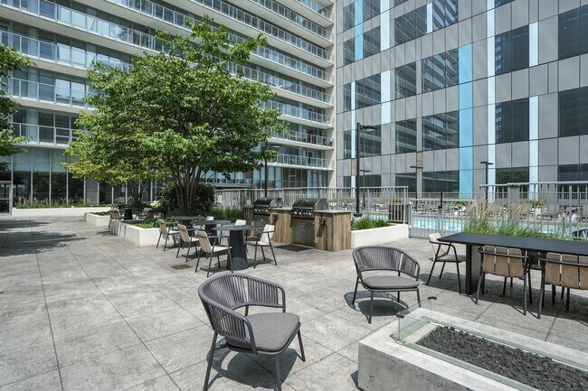 Photo - 336 E Wacker Dr