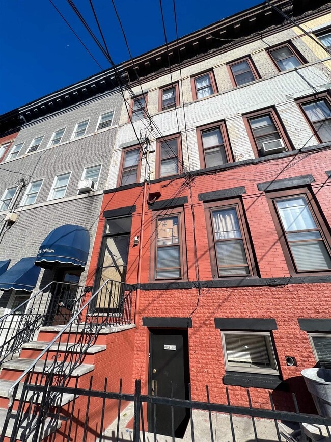 Building Photo - 1204 13th St Unit 3 Rental