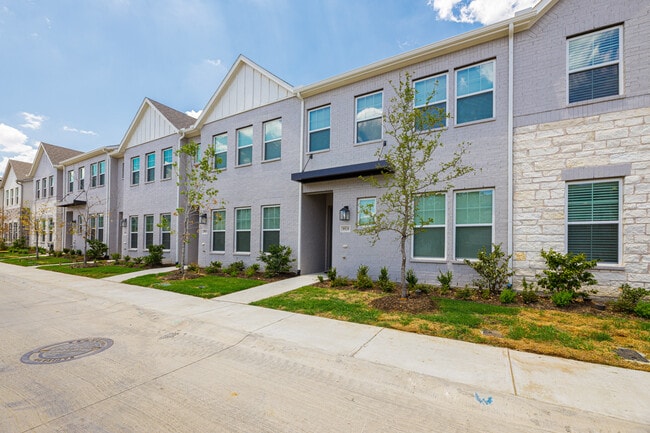 Photo - 9939 Schramm St