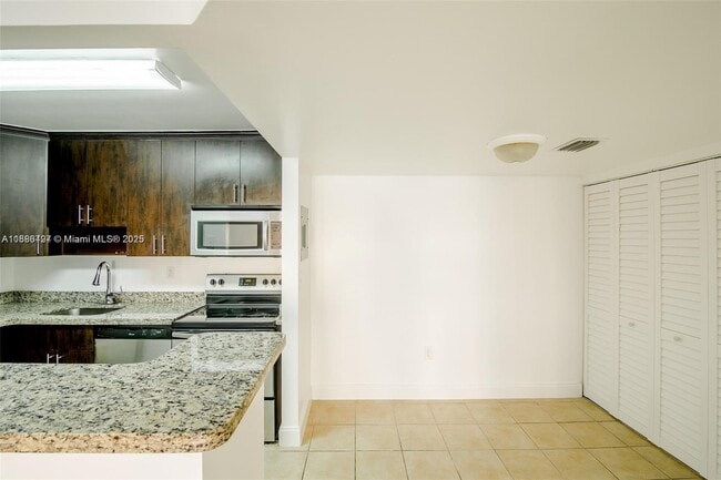 Photo - 7130 NW 179th St Unit 104