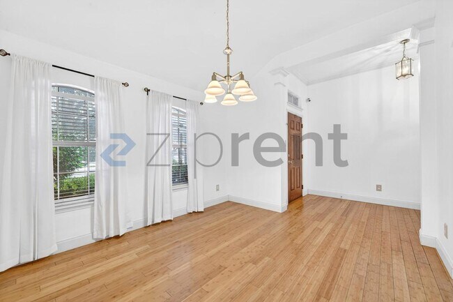 Photo - 1042 Grimes Dr