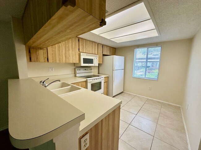 Photo - 2 Bed/2 Bath Ground Floor Unit in EastLake...