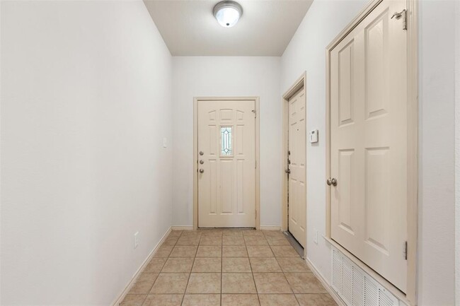 Photo - 220 Bauxite Dr