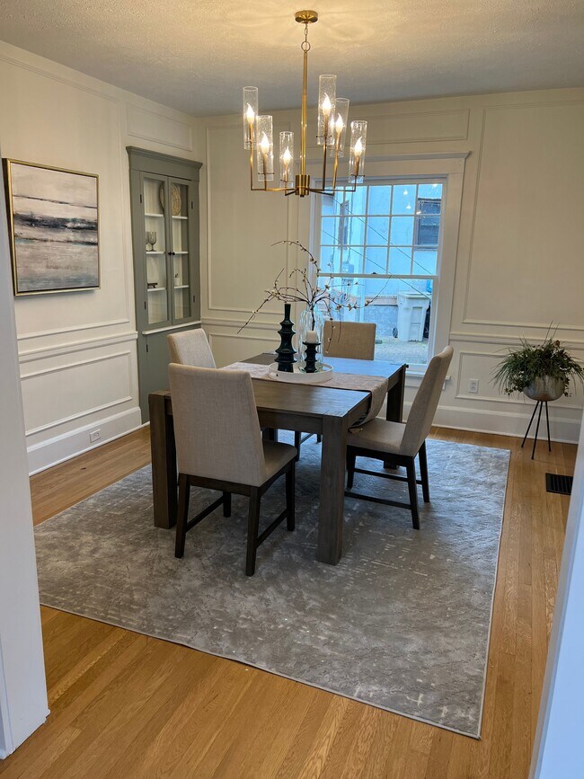 Photo - 937 Riverside Dr