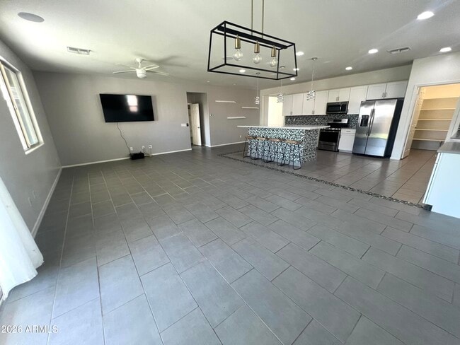 Photo - 739 N 156th Ln