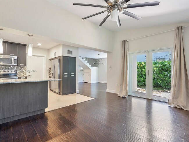 Photo - 5517 Sardinia St