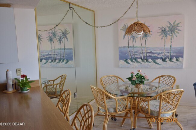 Photo - 3023 S Atlantic Ave Unidad 406