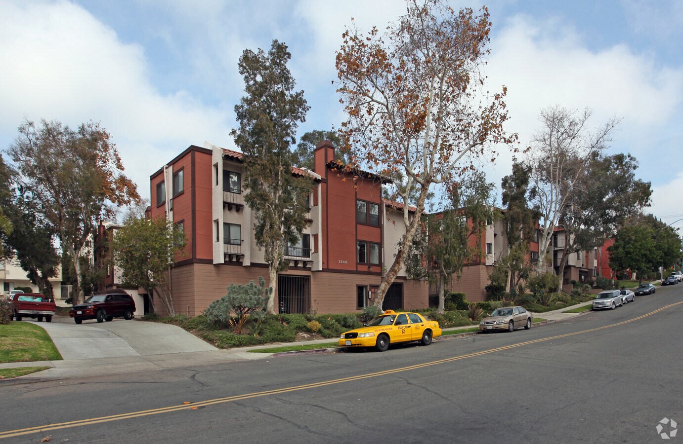 Photo - 2940-2960 Broadway