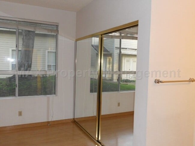 Photo - Available now 2 Bedrooms 2 Bathrooms Townh...