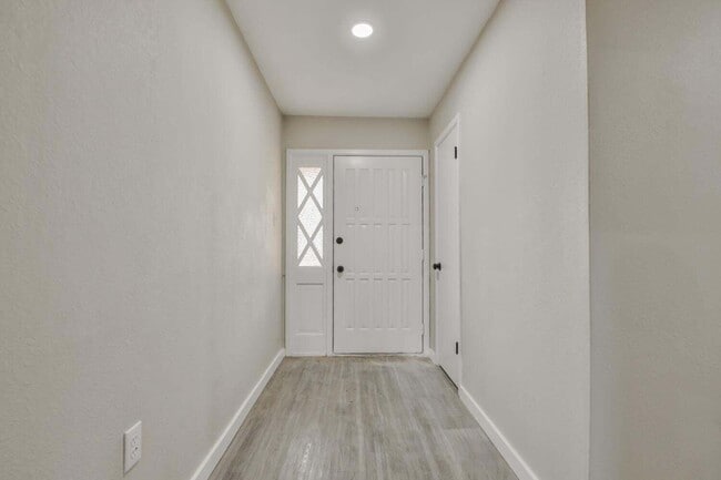 Photo - 8007 Elmwood Avenue