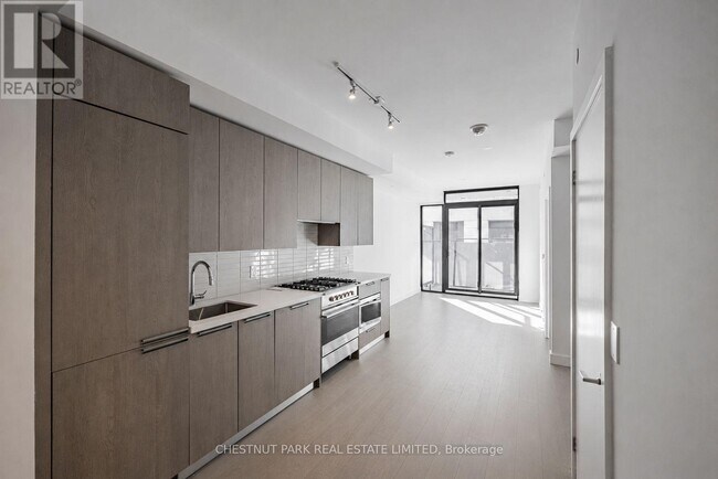 Photo - 160 Kingsway Crescent Unit 703