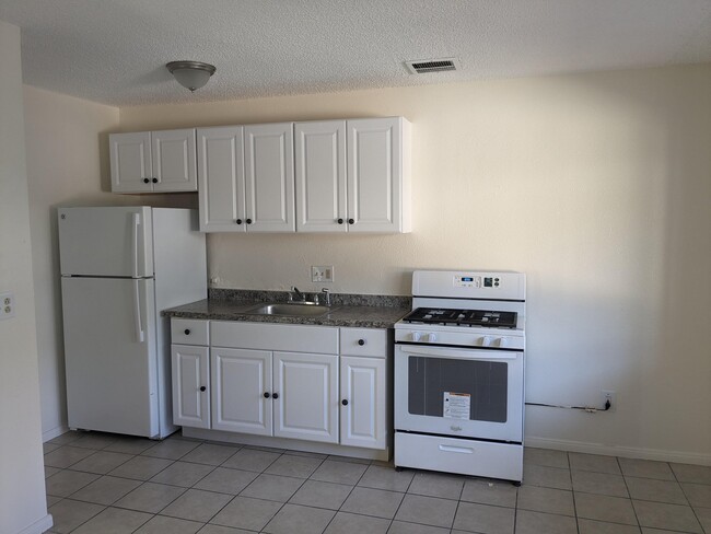 Building Photo - 7002 Linda Vista Rd