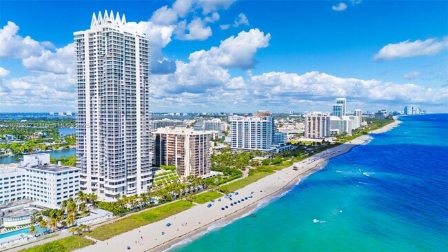 Building Photo - 6365 Collins Ave Unit 4002