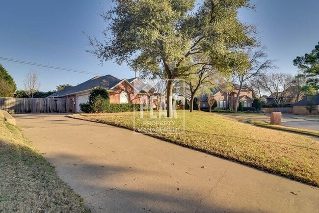 Photo - $2745! 3 Bedroom/ 2 Bathroom Home for Rent in KELLER ISD!