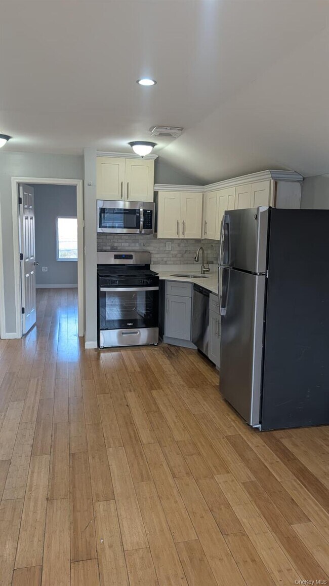 Photo - 134-15 228th St Unidad 2