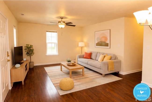 Photo - 917 Skinner Dr