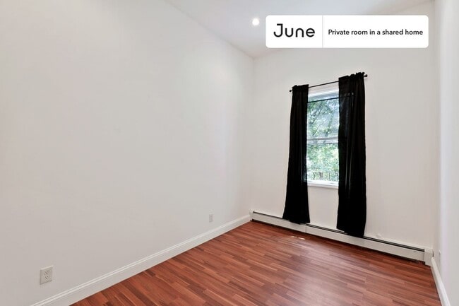 Photo - Room in Shared 4 bed/1 bath home Unidad A