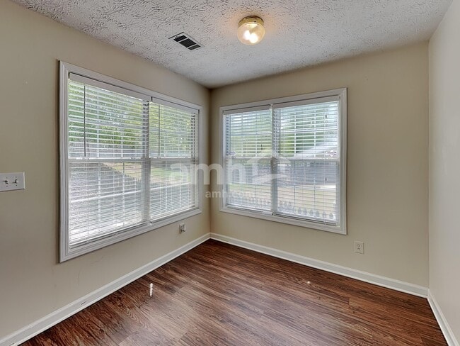 Photo - 740 Chatham Park Dr