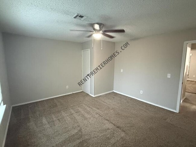 Photo - 1110 W Birmingham Pl