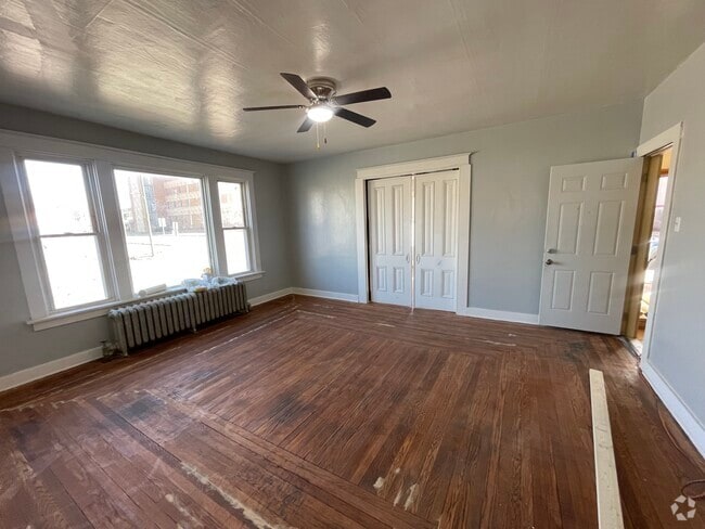 Building Photo - 302 S 8th St Unit 302 S 8th St  2 Rental