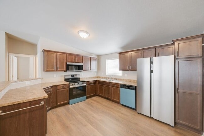 Photo - 1512 Tweed St