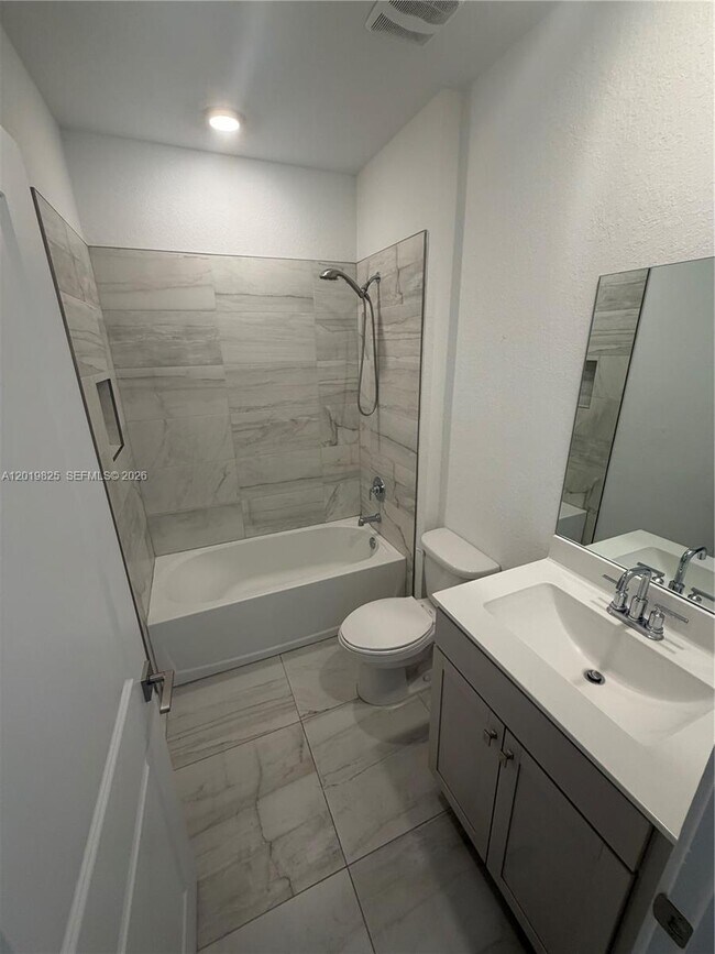 Photo - 2355 SE 10th St