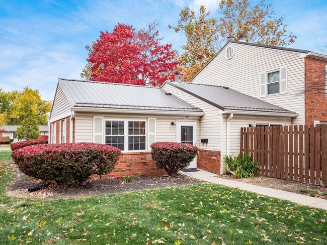 Building Photo - 1303 Lowland Ct