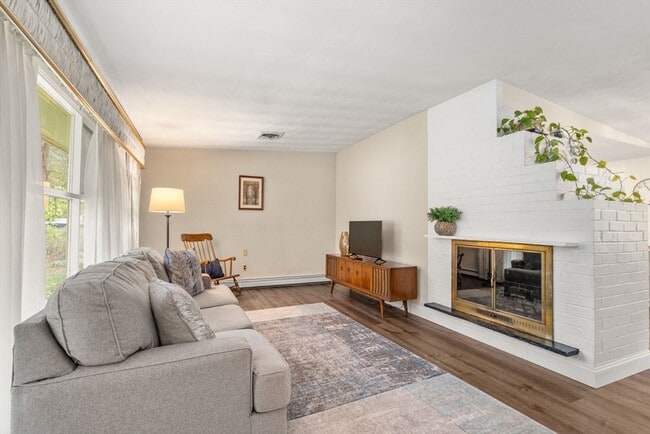 Photo - 14 Corrine Dr