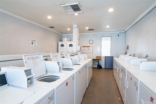 Photo - 18645 Hatteras St Unit 212