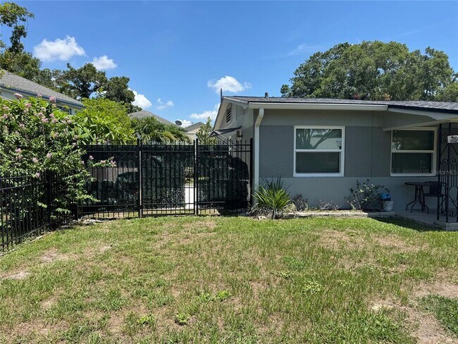 Photo - 2845 9th Ave N