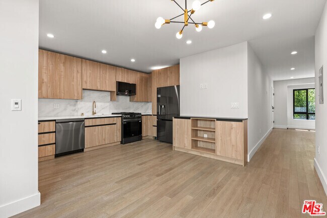 Building Photo - 1444 S Crescent Heights Blvd Unit 2 Rental