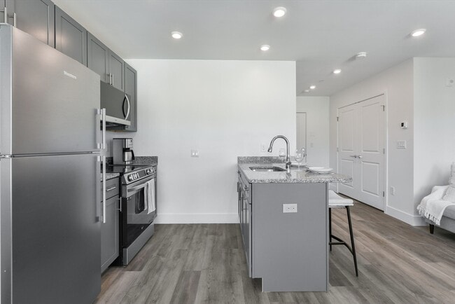 Photo - 585 Essex St Unit 603