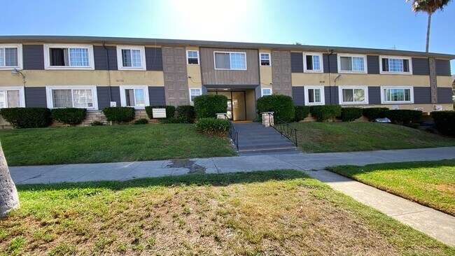 Building Photo - 420 S Alexandria Ave Rental