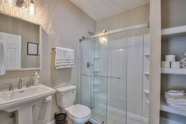 Bathroom - 6018 Benders Ferry Rd