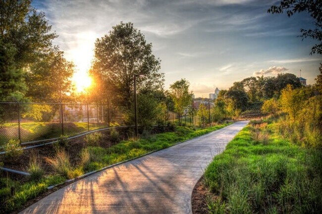 Photo - 2167 M.L.K. Jr Dr SW