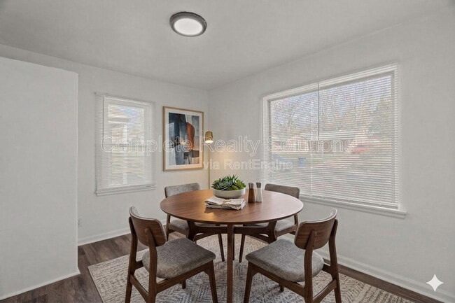 Photo - 9823 Winkler Dr