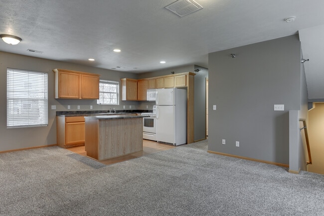 Building Photo - 6759 S 181st Ct