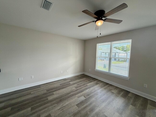 Photo - 115 Penny Ln