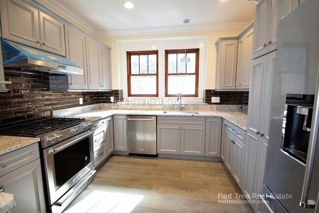 Building Photo - 44 Gerrish St Unit 1