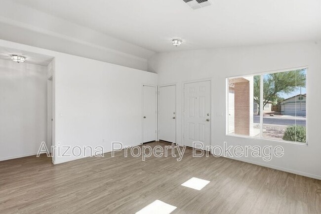Photo - 14823 W Redfield Rd