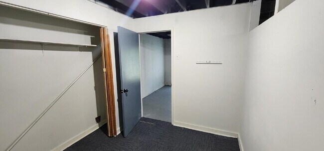 Building Photo - Updated Ferguson Home with Finished Basement & Fenced Yard