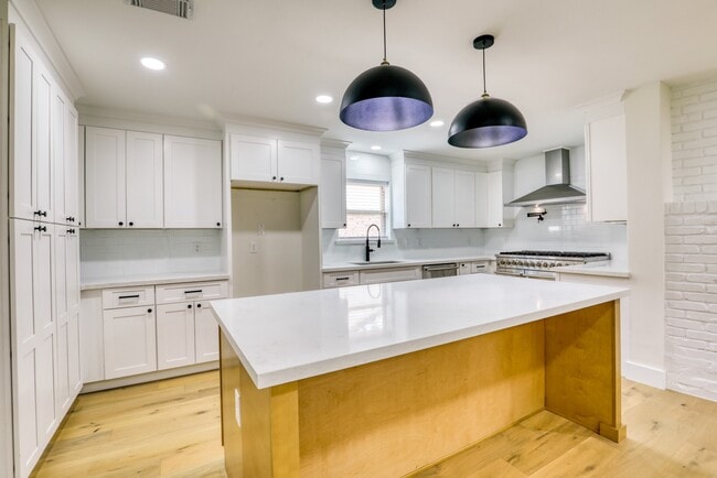 Photo - 2519 Parana Dr