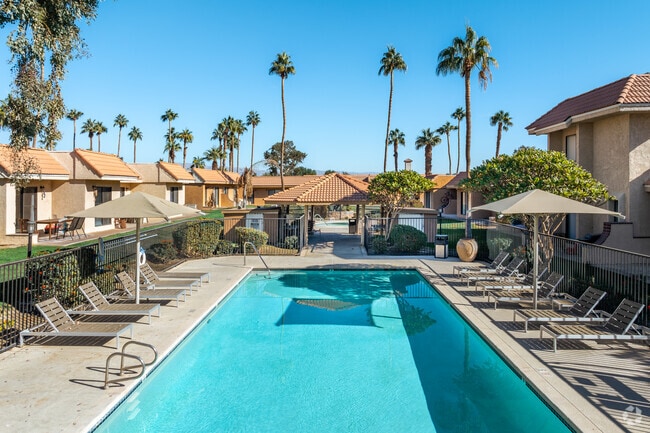 Building Photo - Royal Palms Rental