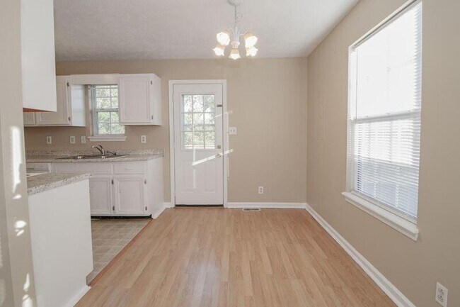 Photo - 667 Artic Ave