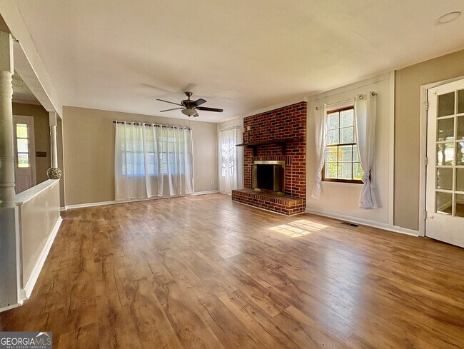 Photo - 117 Laura Ln